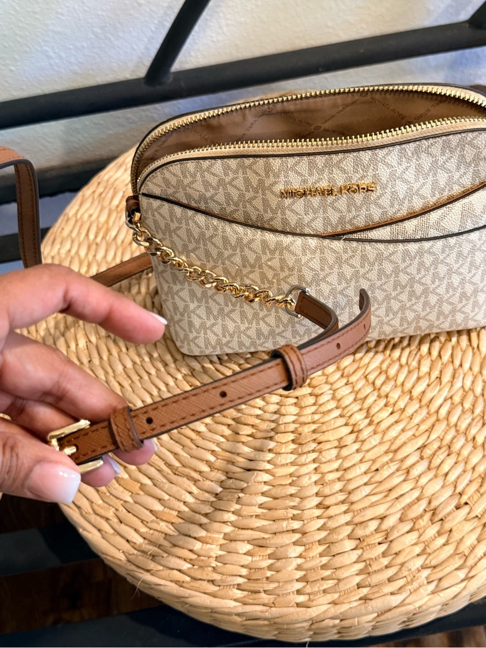 Michael Kors Beige Signature Monogram Crossbody Bag with Gold Hardware - Picture 2 of 14